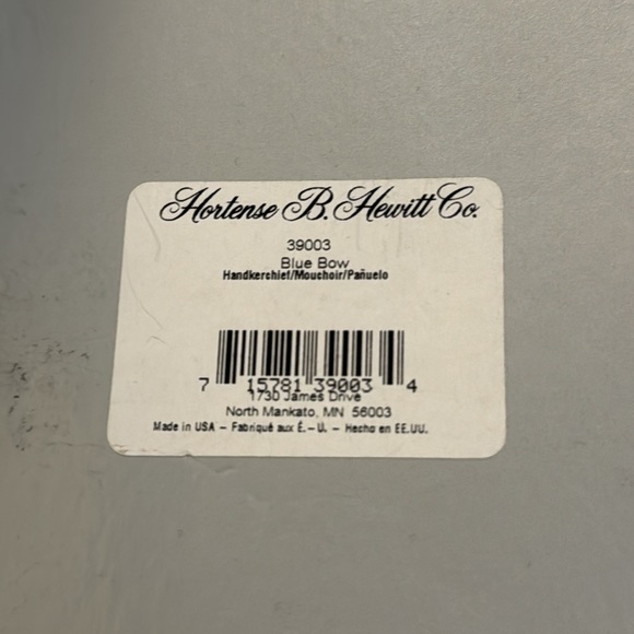 Brand new in separate boxes. 2 garters and one hanky for the Bride-to-Be - Picture 5 of 6